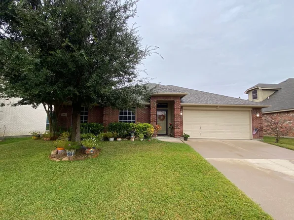 835 Evergreen Ln, Burleson, TX 76028