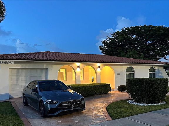5th image of 9461 SW 62nd St