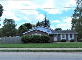 911 W Le Fevre Rd, Sterling, IL 61081