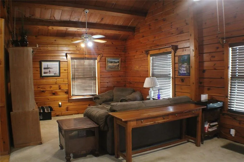 2 bed, 1.0 bath, 1039 sqft, $1,600 — Photo 2