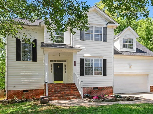 2204 Becketts Ridge Dr, Hillsborough, NC 27278