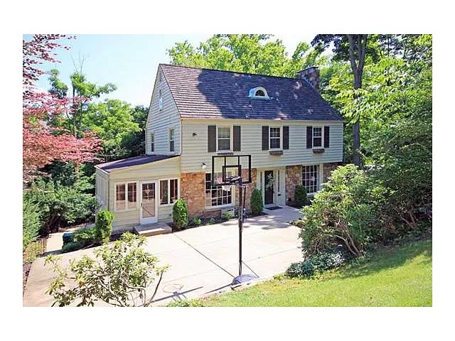 1596 Williamsburg Rd photo 1