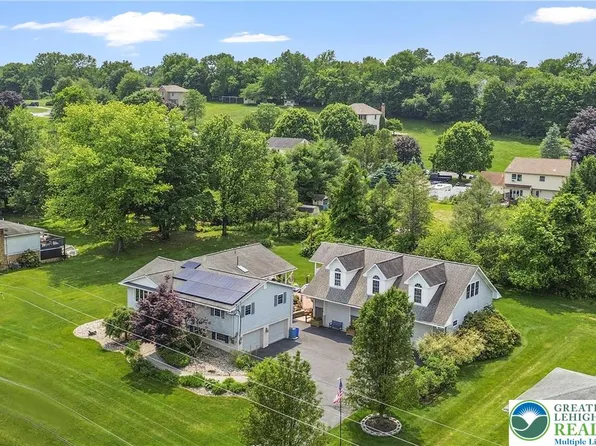 807 Bangor Rd, Nazareth, PA 18064