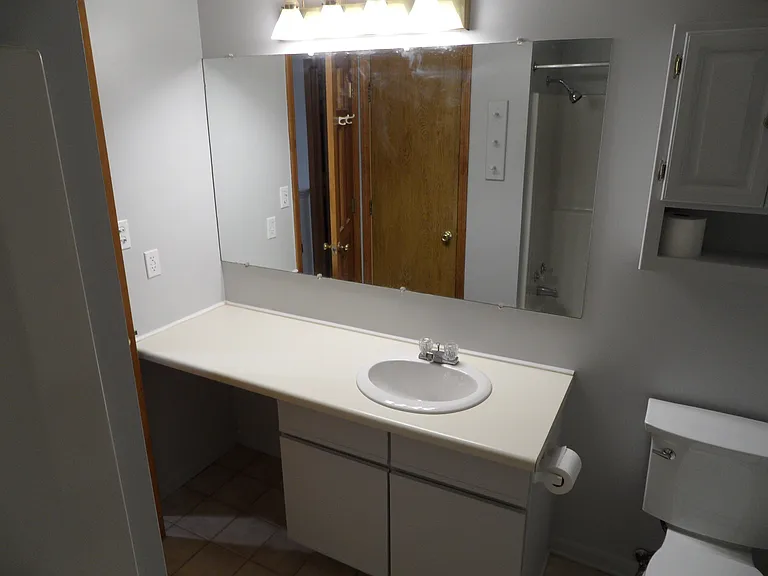 921 Onondaga St — Photo 23