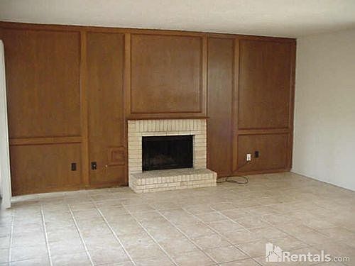 4th image of 10823 Sugar Hill Dr