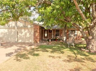 1416 Mimosa St, Cleburne, TX 76033