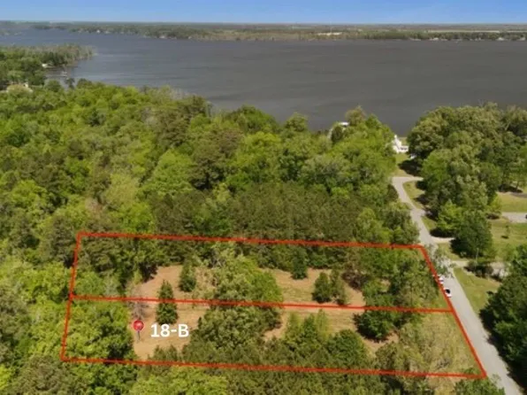 18 Norma Dr #B, Hertford, NC 27944