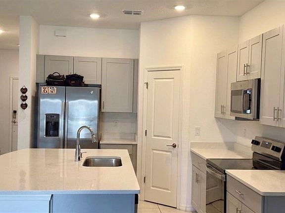 2nd image of 2994 CANARY AVENUE
