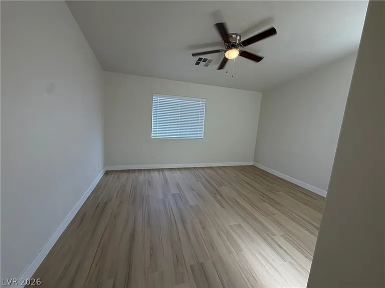513 Lava Beds Way — Photo 17