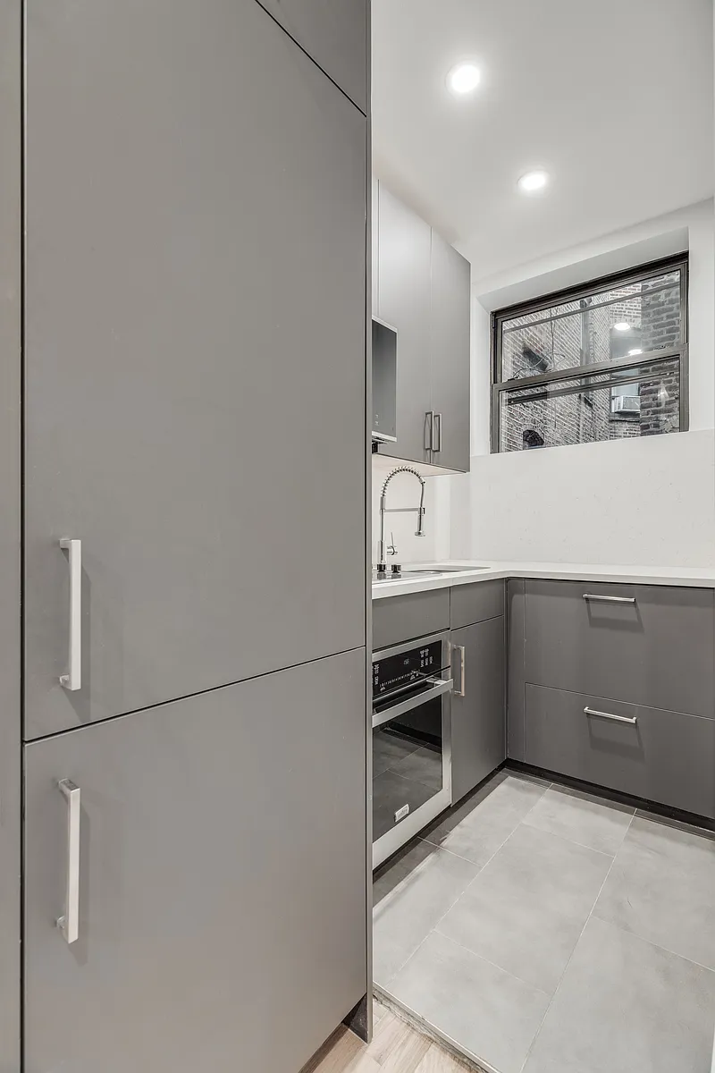Building Photo - 103 Mac Dougal St #33
