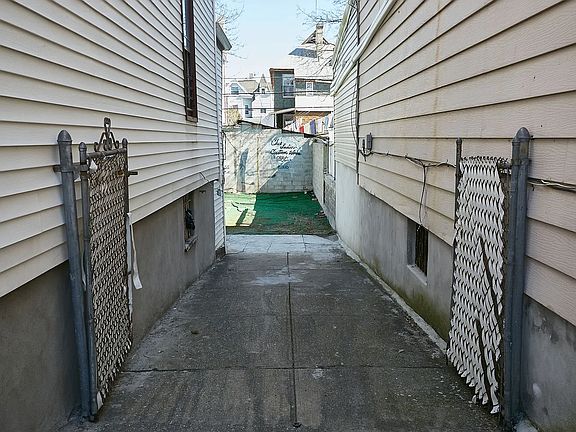 2nd image of 29 Ashford St