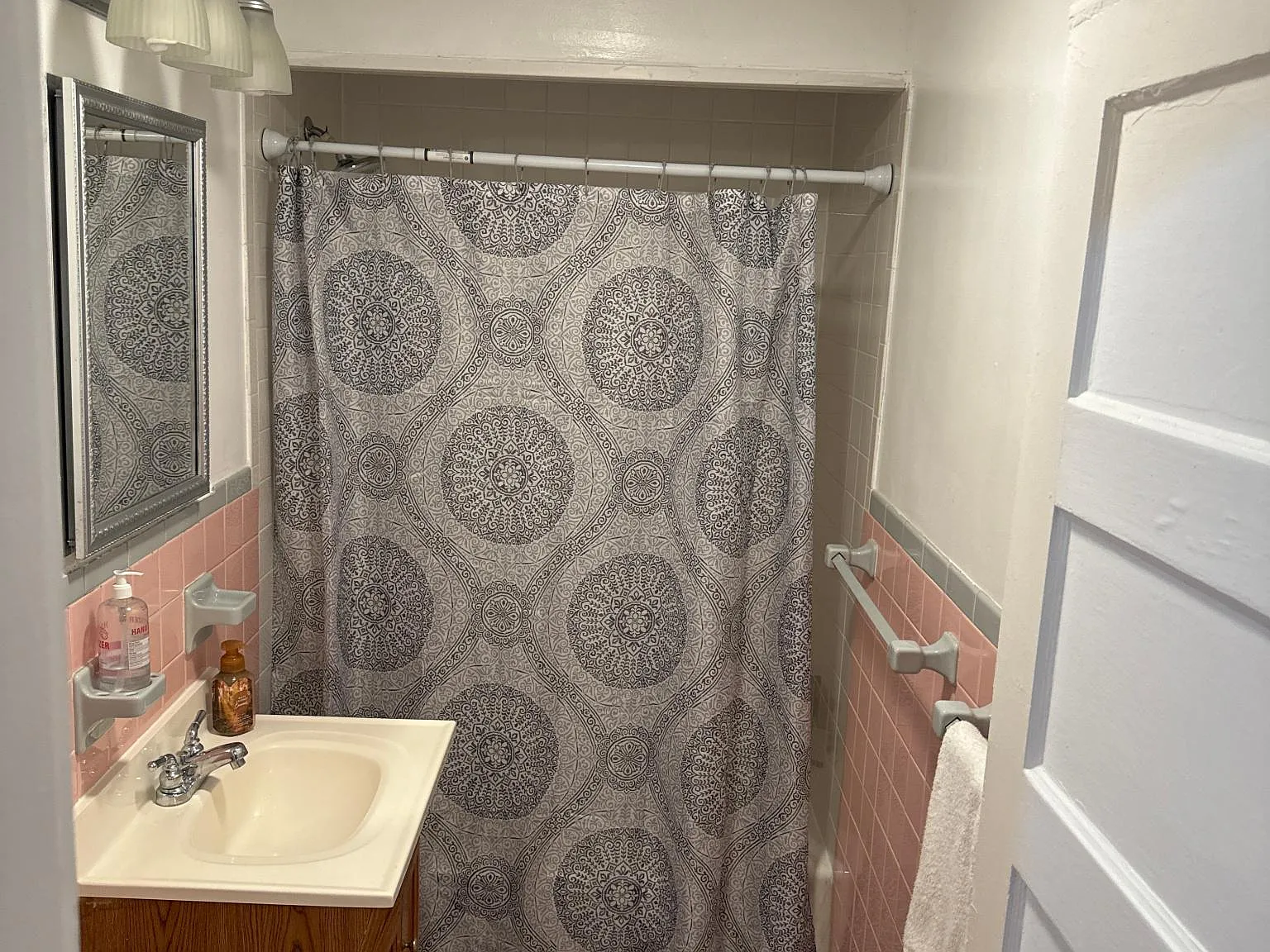 275 Chipman St — Photo 3