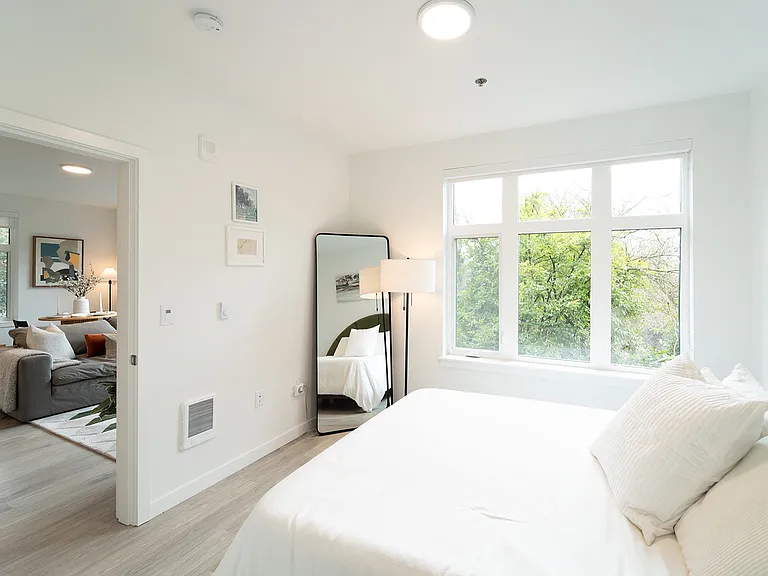 Henley Place — Photo 19