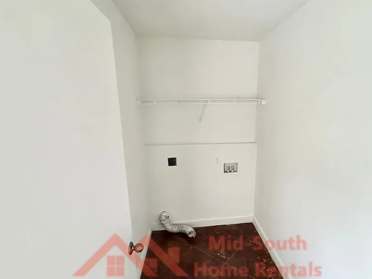 401 Bruce St #B — Photo 9