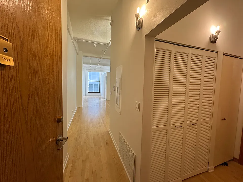 633 S Plymouth Ct #707