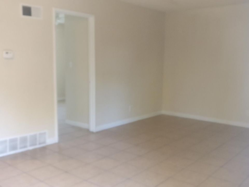 2nd image of 132 W 18th St APT 6