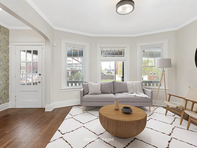 719 Gladstone Ave — Photo 1