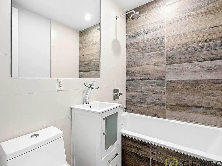 105 Vanderveer St #2E — Photo 3