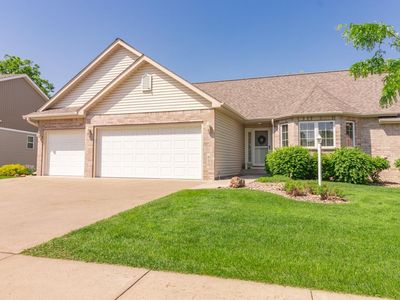 820 Aurora Cir, Red Wing, MN, 55066