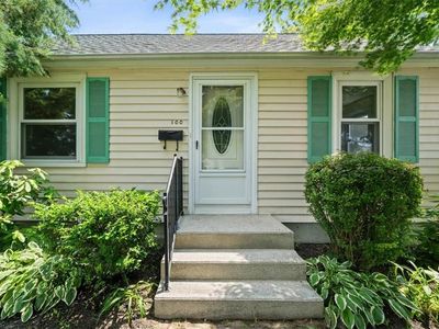 100 Betsey Williams Dr, Warwick, RI, 02889