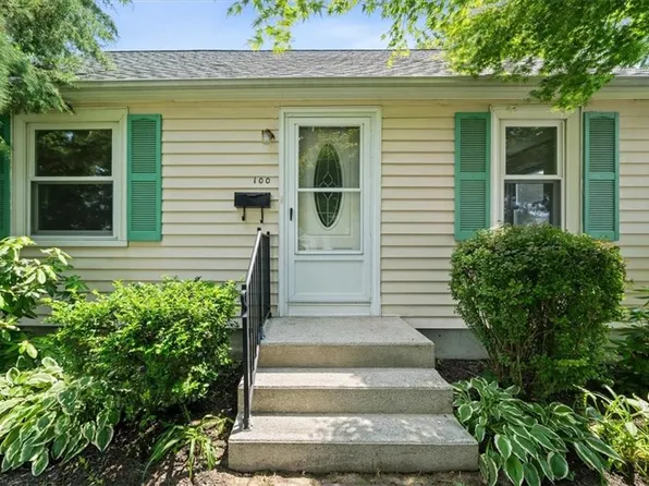 100 Betsey Williams Dr, Warwick, RI 02889