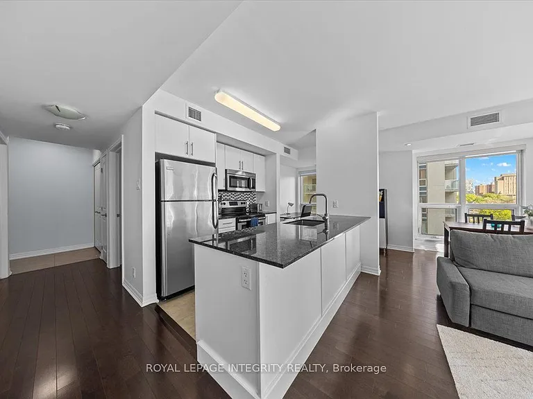 242 Rideau St #909 — Photo 13