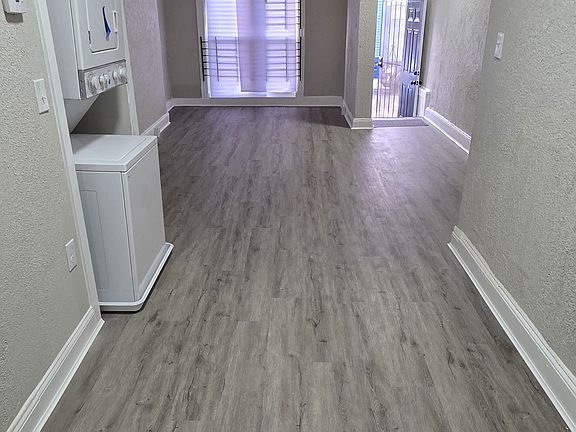 3rd image of 3423 E Lombard St