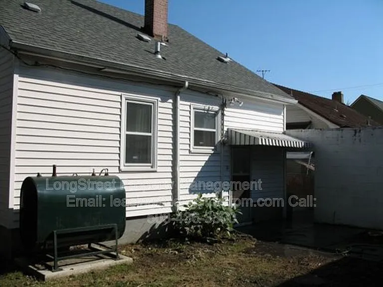 6325 N Maryland Ave — Photo 7