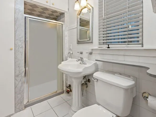 8210 Fort Hamiltn Parkway image 17 of 24