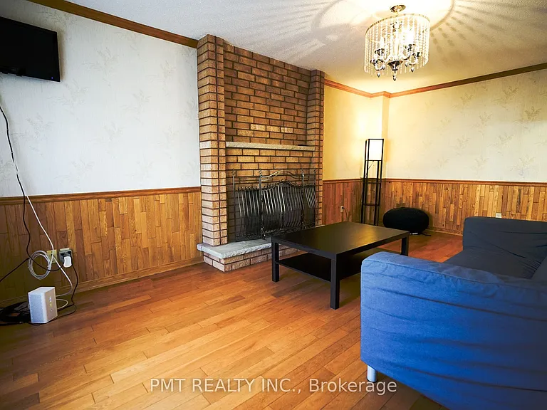 26 Dartmoor Dr #MAIN — Photo 8