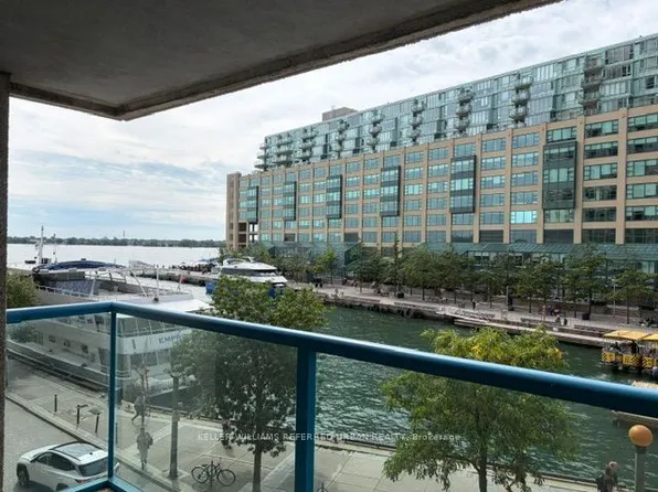 77 Harbour Sq Unit 409, Toronto, ON M5J 2S2