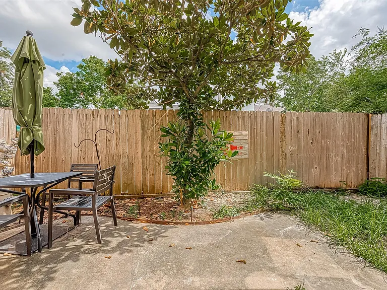 2150 Stacy Knl — Photo 9