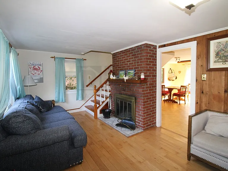 163 Winnacunnet Rd — Photo 4