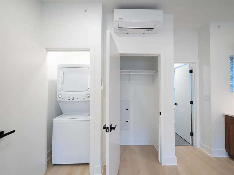 4902 Chestnut St #303 — Photo 4