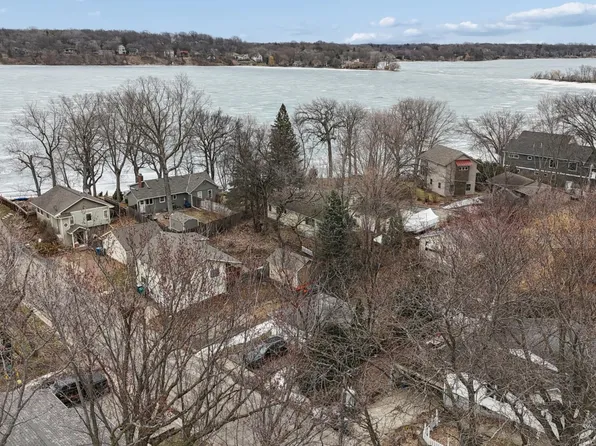 1574 Dove Ln, Mound, MN 55364