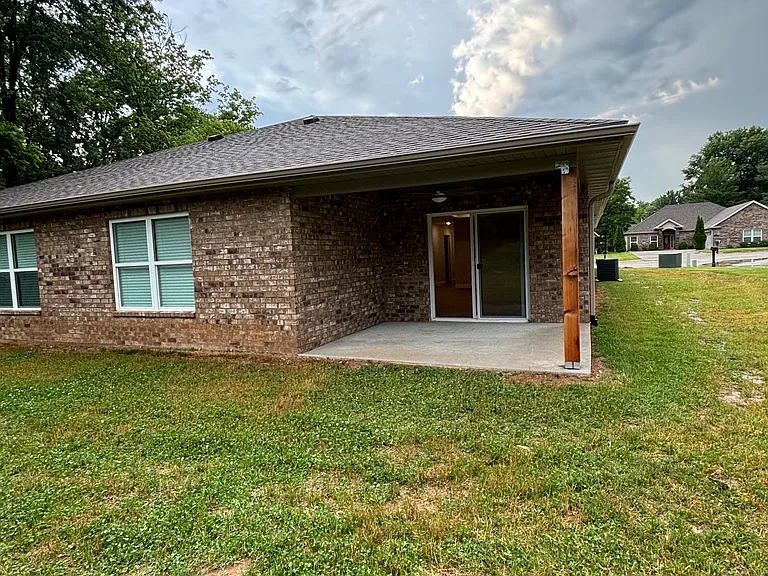 2935 Shadow Wood Ln — Photo 8