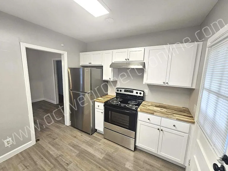 1935 Northbrook Ave — Photo 5