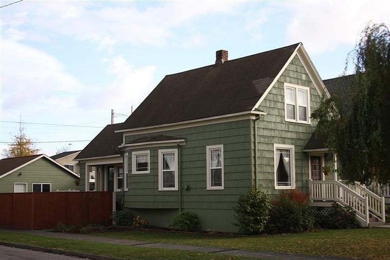 Nice Corner Lot, Fenced Back Yard