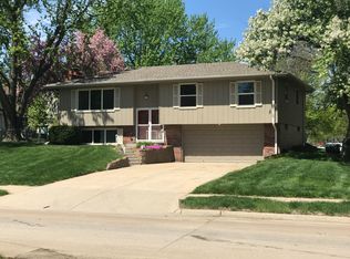 11112 Farnam St, Omaha, NE 68154