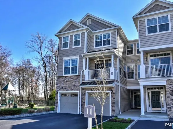 28 Autumn Way #72, Montvale, NJ 07645