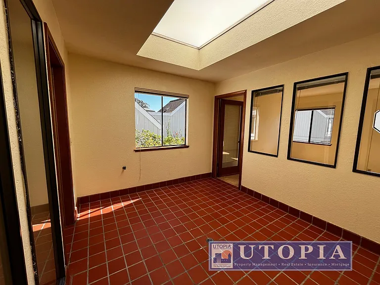 2726 Hampton Ln — Photo 23