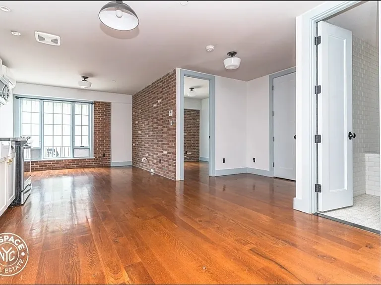 226 Pulaski St #3 — Photo 1