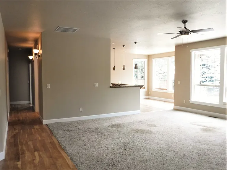 1505 E Daylesford Dr — Photo 4