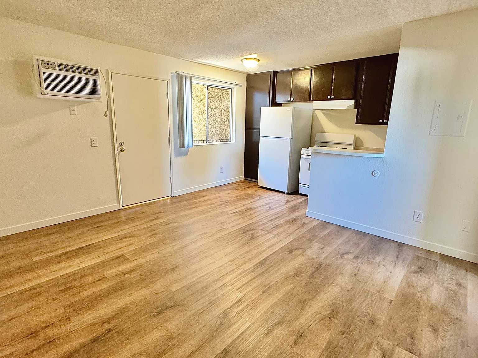 1 bed, 500 sqft, $1,725 — Photo 3