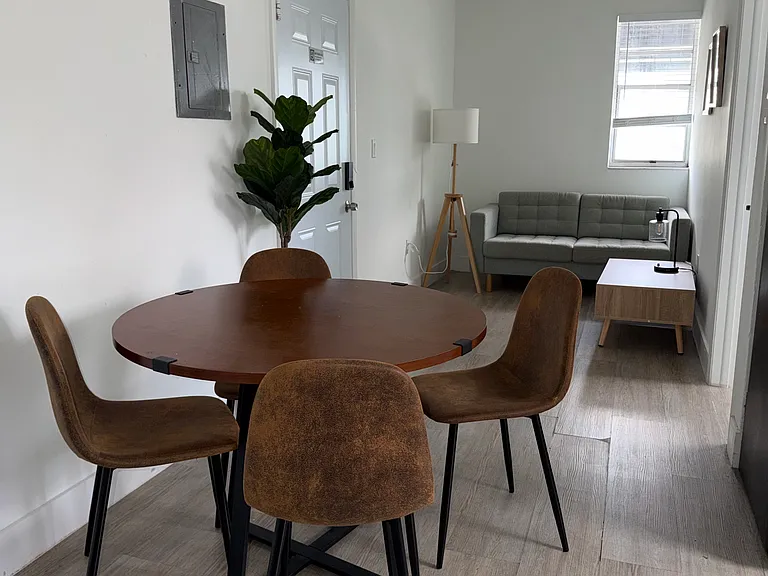 1029 SW 5th St #12 — Photo 10