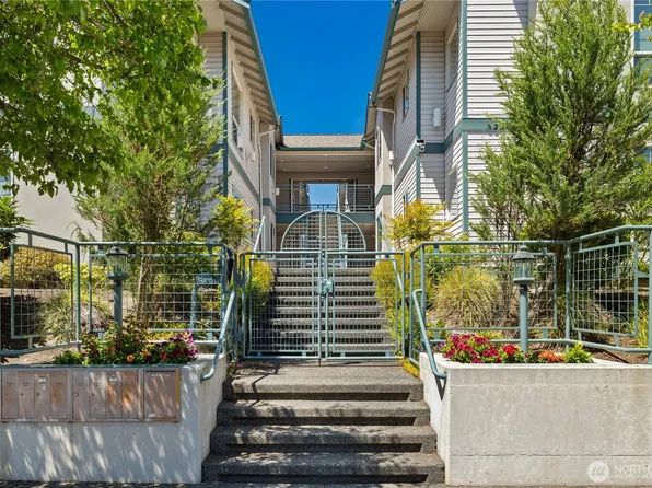323 3rd Avenue N #101, Edmonds, WA 98020