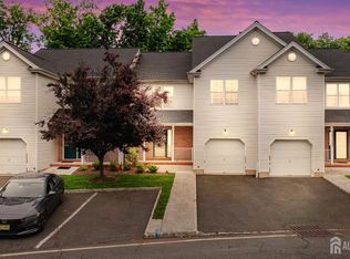 33 E Burgess Dr, Piscataway, NJ 08854