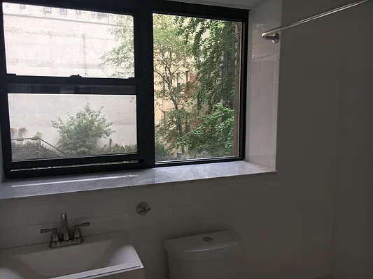 Rented by Avi Realty Manhattan | media 29