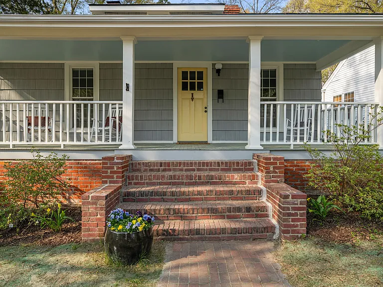 2502 Englewood Ave — Photo 2