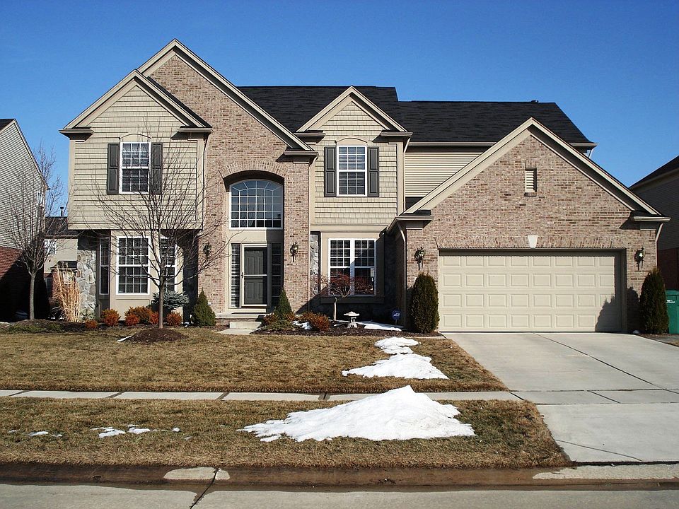 1st image of 48616 Bay Harbor Dr